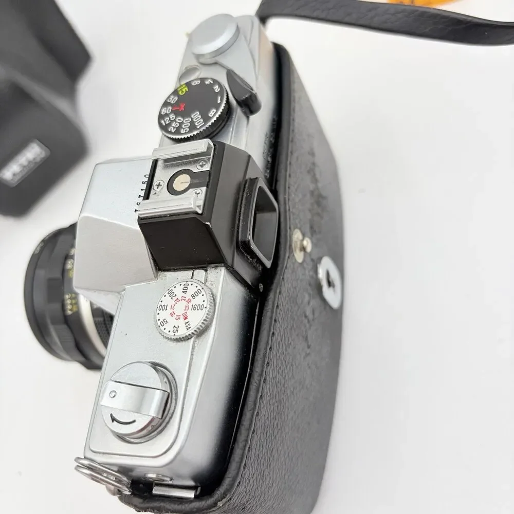 Petri FT II 35mm SLR Camera Kit CANON FD Lens 55mm f/1.8 Flash Case Key